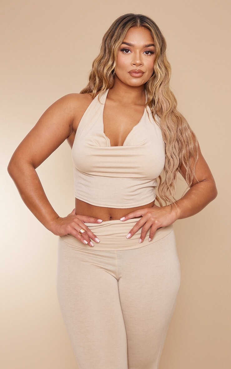 PrettyLittleThing Укороченный топ из джерси Shape Stone Contour с воротником-хомутом
PrettyLittleThing Укороченный топ из джерси Shape Stone Contour с воротником-хомутом