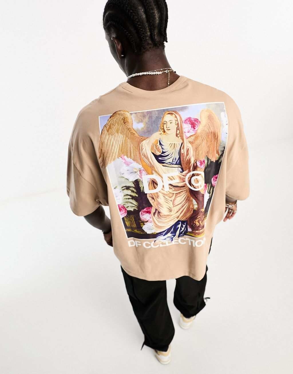 Бежевая футболка оверсайз с крупным художественным принтом на спине ASOS Dark Future, Бежевый
Бежевая футболка оверсайз с крупным художественным принтом на спине ASOS Dark Future, Бежевый