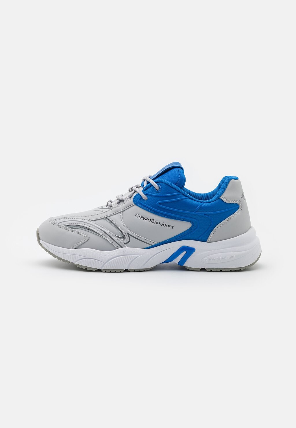 Кроссовки Calvin Klein Jeans Retro Tennis High Frequency, вешенка / имперский синий
Кроссовки Calvin Klein Jeans Retro Tennis High Frequency, вешенка / имперский синий