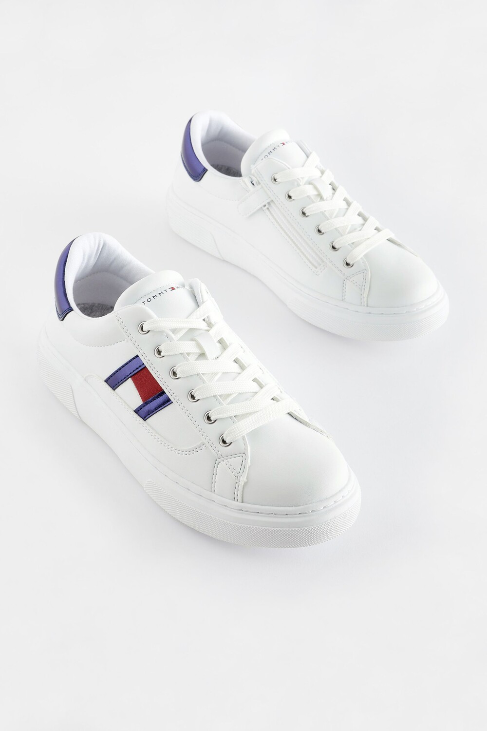 Белые детские спортивные туфли на шнуровке с изображением флага Tommy Hilfiger, белый
Белые детские спортивные туфли на шнуровке с изображением флага Tommy Hilfiger, белый
