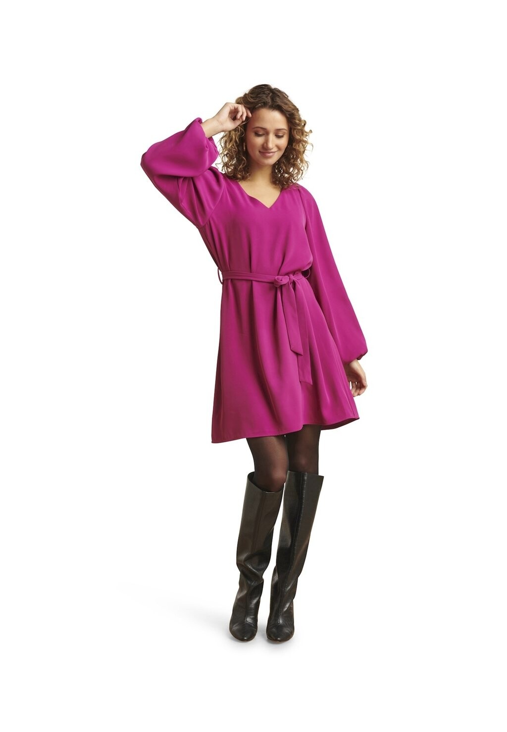 Повседневное платье ELEGANT V-NECK WITH BALLOON SLEEVES Smashed Lemon, цвет purple
Повседневное платье ELEGANT V-NECK WITH BALLOON SLEEVES Smashed Lemon, цвет purple