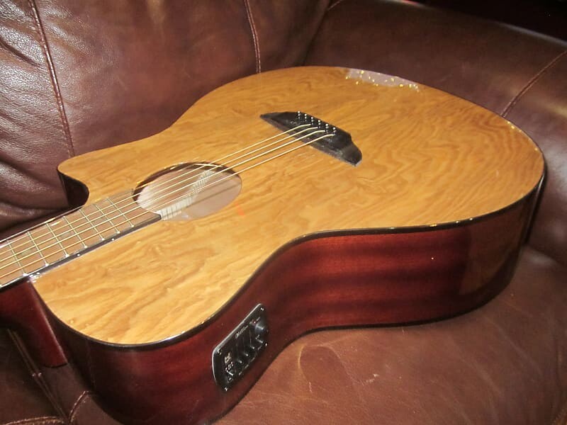 Акустическая гитара Luna Quilt Ash Acoustic Electric Guitar Gloss Natural GYP E QA GN - Ash/Mahogany
Акустическая гитара Luna Quilt Ash Acoustic Electric Guitar Gloss Natural GYP E QA GN - Ash/Mahogany