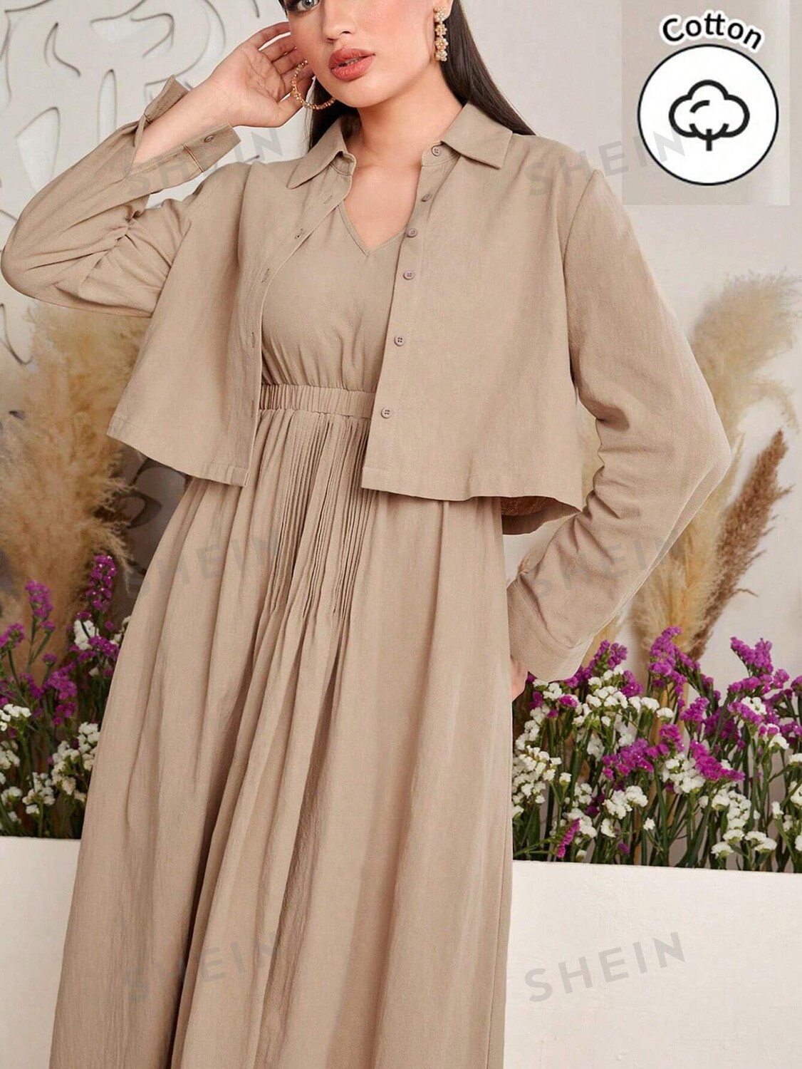 SHEIN Mulvari Однотонное платье с V-образным вырезом и жакетом на пуговицах, абрикос
SHEIN Mulvari Однотонное платье с V-образным вырезом и жакетом на пуговицах, абрикос