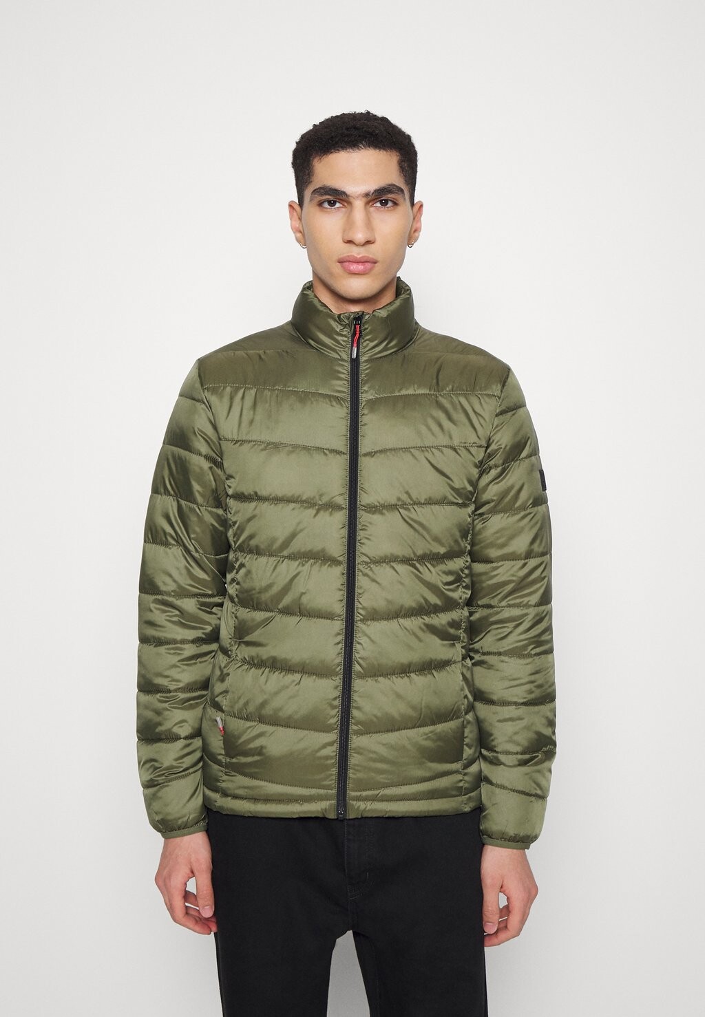 Куртка межсезонная ONSCARVEN QUILTED PUFFER Only & Sons, оливковая ночь, Зеленый
Куртка межсезонная ONSCARVEN QUILTED PUFFER Only & Sons, оливковая ночь, Зеленый