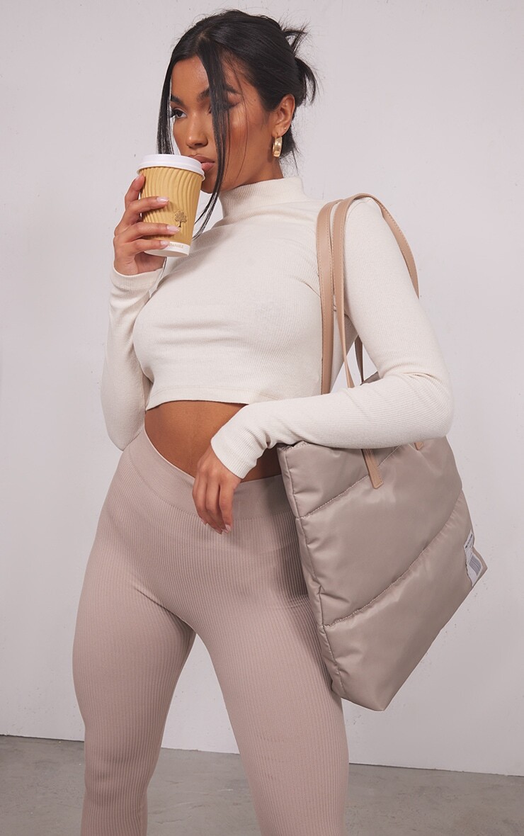 PrettyLittleThing Укороченный топ с длинными рукавами и высоким воротником Stone Rib
PrettyLittleThing Укороченный топ с длинными рукавами и высоким воротником Stone Rib