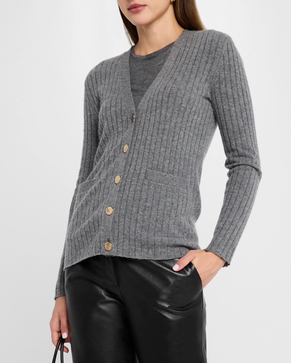 Кардиган на пуговицах в рубчик из кашемира Neiman Marcus Cashmere Collection, цвет Heather Grey
Кардиган на пуговицах в рубчик из кашемира Neiman Marcus Cashmere Collection, цвет Heather Grey