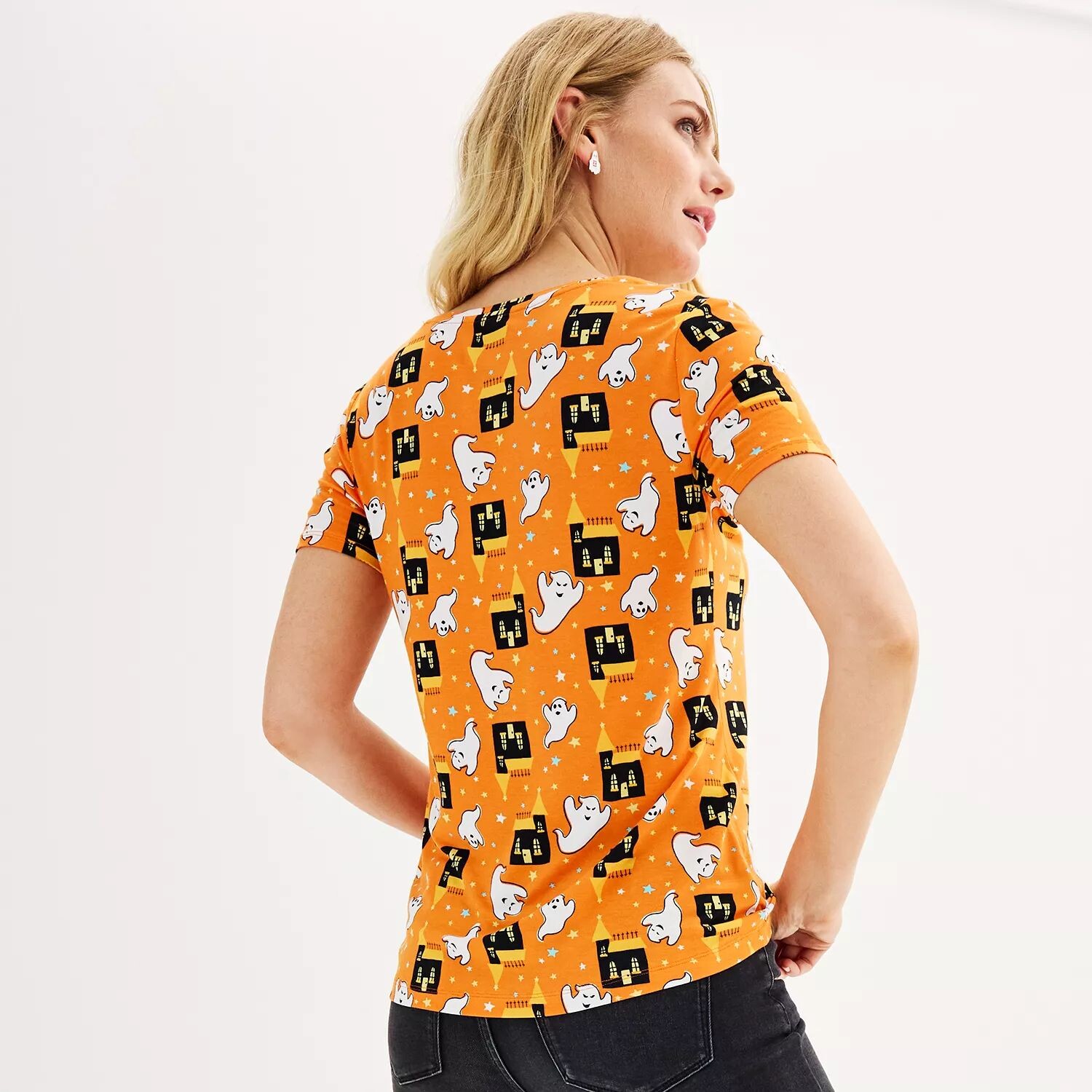 Женская футболка Celebrate Together Halloween с v-образным вырезом и рисунком Celebrate Together
Женская футболка Celebrate Together Halloween с v-образным вырезом и рисунком Celebrate Together