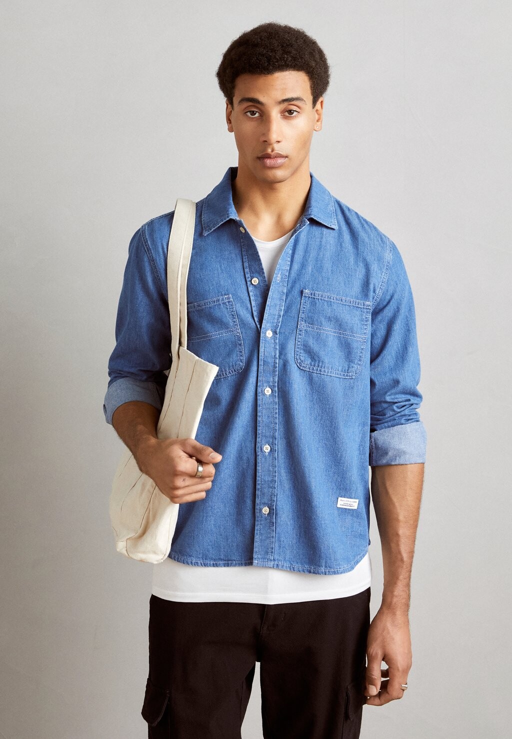 Рубашка OVERSHIRT LONGSLEEVE KENT COLLAR PATCHED CARGO POCKETS Marc O'Polo DENIM, цвет multi/medium blue
Рубашка OVERSHIRT LONGSLEEVE KENT COLLAR PATCHED CARGO POCKETS Marc O'Polo DENIM, цвет multi/medium blue
