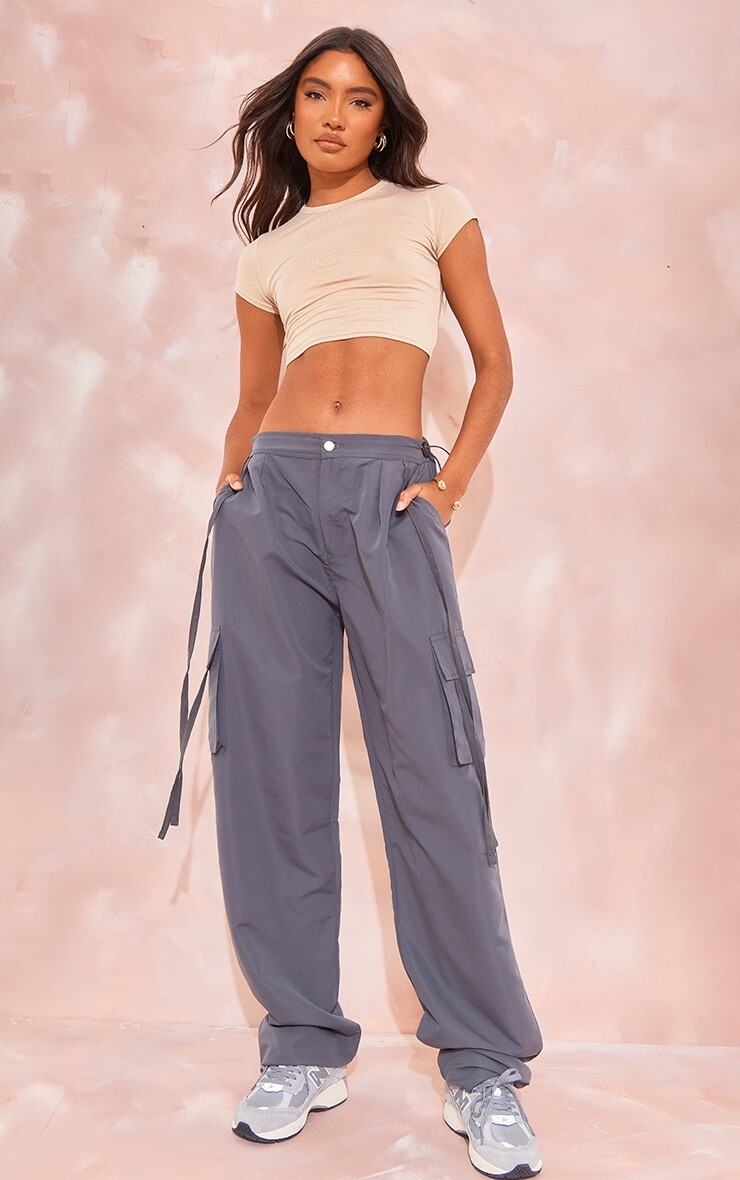 PrettyLittleThing Высокие угольно-легкие грузовые автомобили Shell с низкой посадкой
PrettyLittleThing Высокие угольно-легкие грузовые автомобили Shell с низкой посадкой