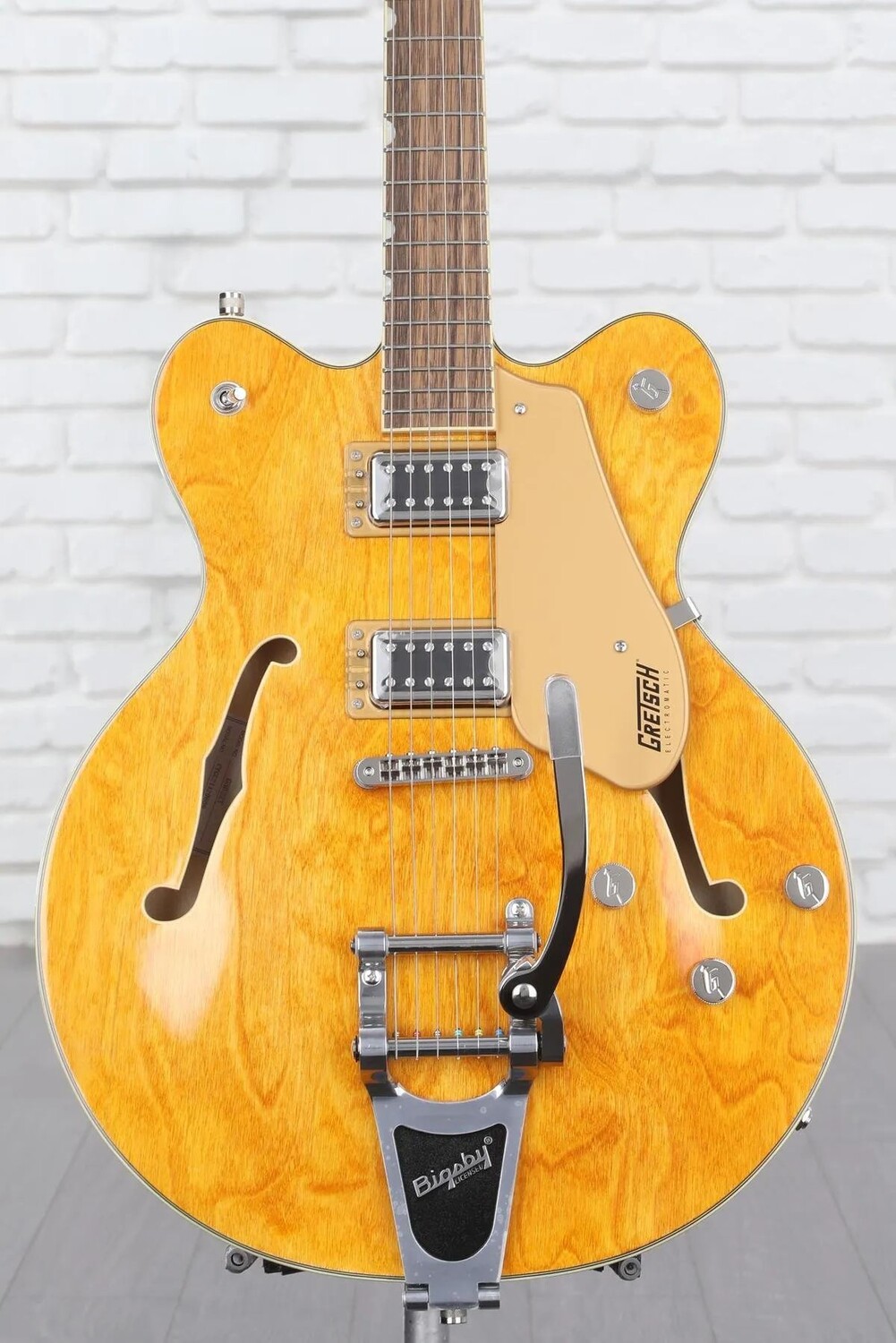 Электрогитара Gretsch G5622T с электроматическим центральным блоком и двойной вырезкой - Speyside
Электрогитара Gretsch G5622T с электроматическим центральным блоком и двойной вырезкой - Speyside