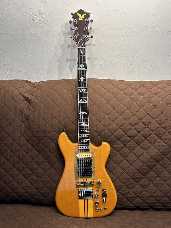 Электрогитара Eastwood Walnut Middle Maple & Walnut Top and Back Body C Shape Neck 6-String Electric Wolf Guitar
Электрогитара Eastwood Walnut Middle Maple & Walnut Top and Back Body C Shape Neck 6-String Electric Wolf Guitar