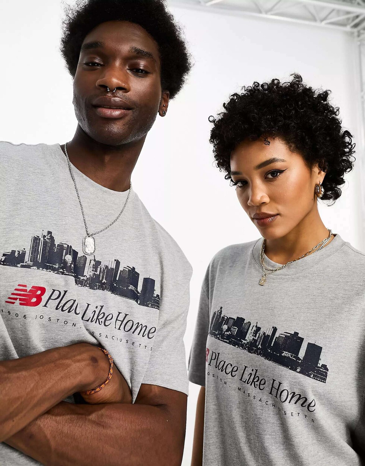 Оверсайз-футболка унисекс серого и темно-синего цвета New Balance NB Place Like Homeдля ASOS, Синий
Оверсайз-футболка унисекс серого и темно-синего цвета New Balance NB Place Like Homeдля ASOS, Синий