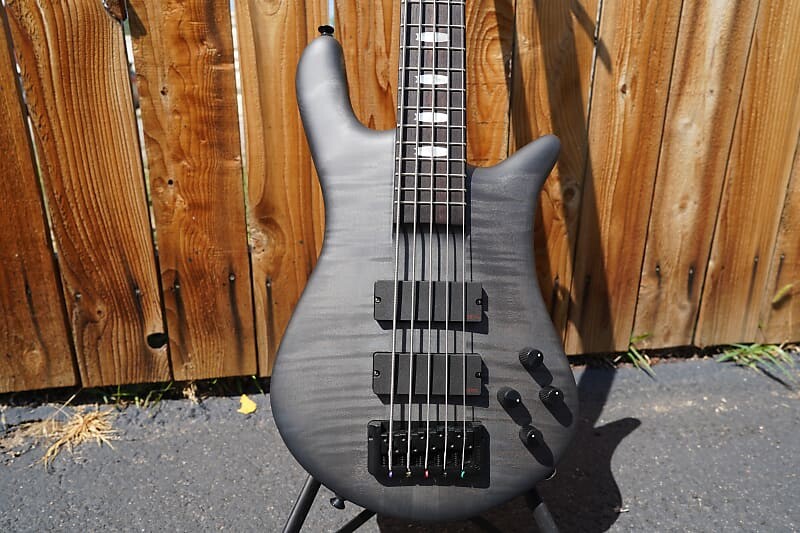 Басс гитара Spector Euro5 LX EURO5LXMBKS Black Stain Matte 5-String Electric Bass Guitar w/ Gig Bag
Басс гитара Spector Euro5 LX EURO5LXMBKS Black Stain Matte 5-String Electric Bass Guitar w/ Gig Bag