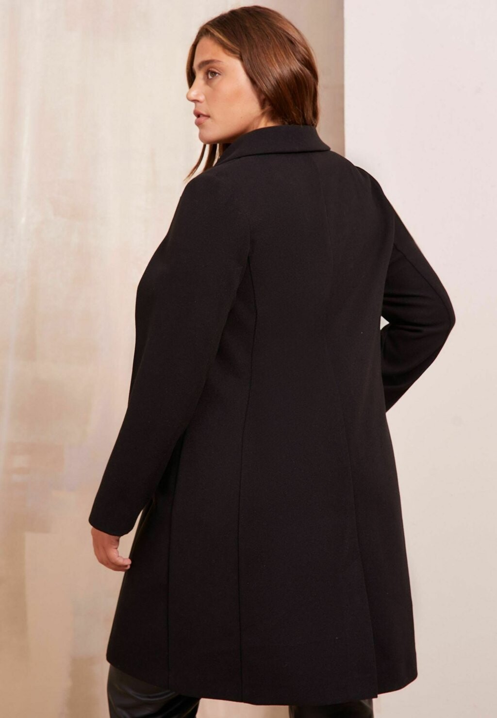 Классическое пальто CURVE LONGLINE TAILORED SMART REGULAR FIT Friends Like These, черный
Классическое пальто CURVE LONGLINE TAILORED SMART REGULAR FIT Friends Like These, черный