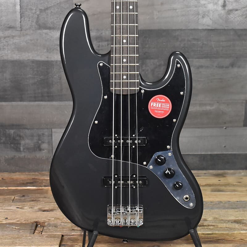 Басс гитара Squier Affinity Jazz Bass, Laurel Fingerboard, Black Pickguard - Charcoal Frost Metallic
Басс гитара Squier Affinity Jazz Bass, Laurel Fingerboard, Black Pickguard - Charcoal Frost Metallic