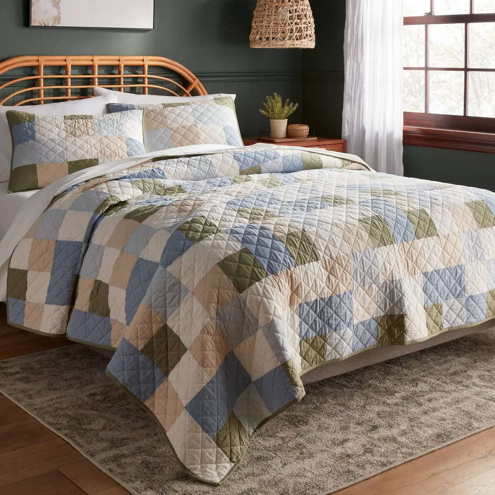 Лоскутное одеяло Full/Queen Pieces Patchwork Quilt Blue/Ivory/Green - Threshold, цвет Blue/Ivory/Green
Лоскутное одеяло Full/Queen Pieces Patchwork Quilt Blue/Ivory/Green - Threshold, цвет Blue/Ivory/Green