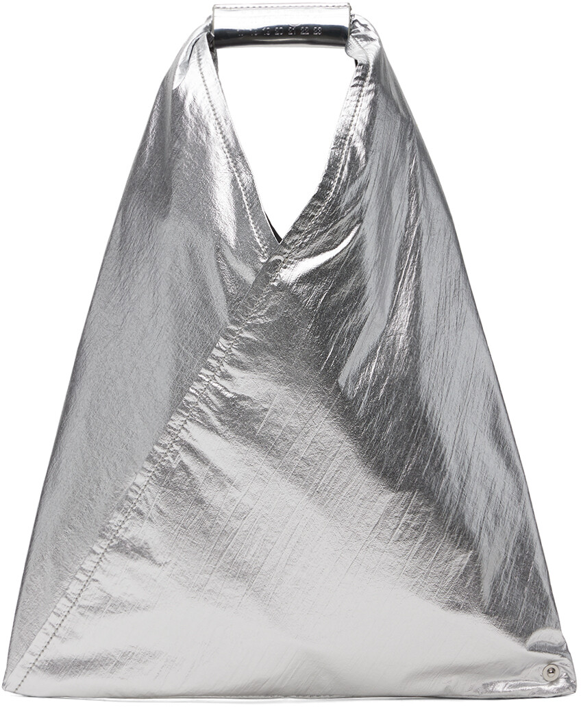 Маленькая серебряная классическая треугольная сумка-тоут Mm6 Maison Margiela, цвет Silver
Маленькая серебряная классическая треугольная сумка-тоут Mm6 Maison Margiela, цвет Silver