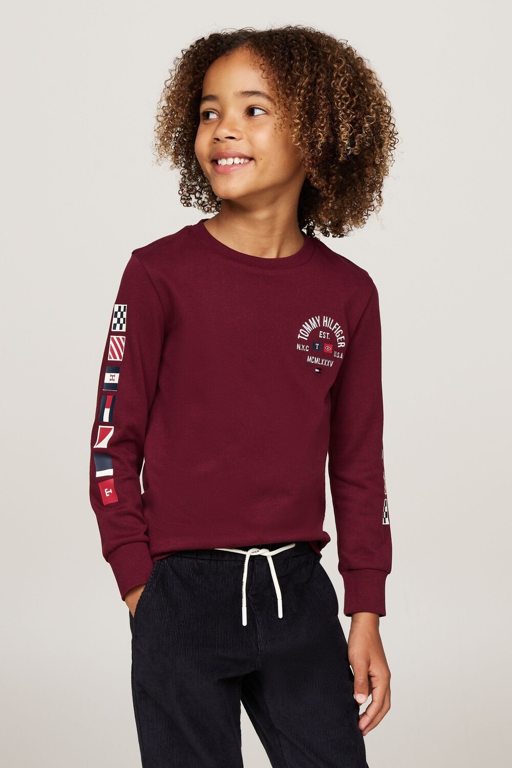 Футболка Regular fit с длинными рукавами и вышитыми флагами Tommy Hilfiger, красный
Футболка Regular fit с длинными рукавами и вышитыми флагами Tommy Hilfiger, красный