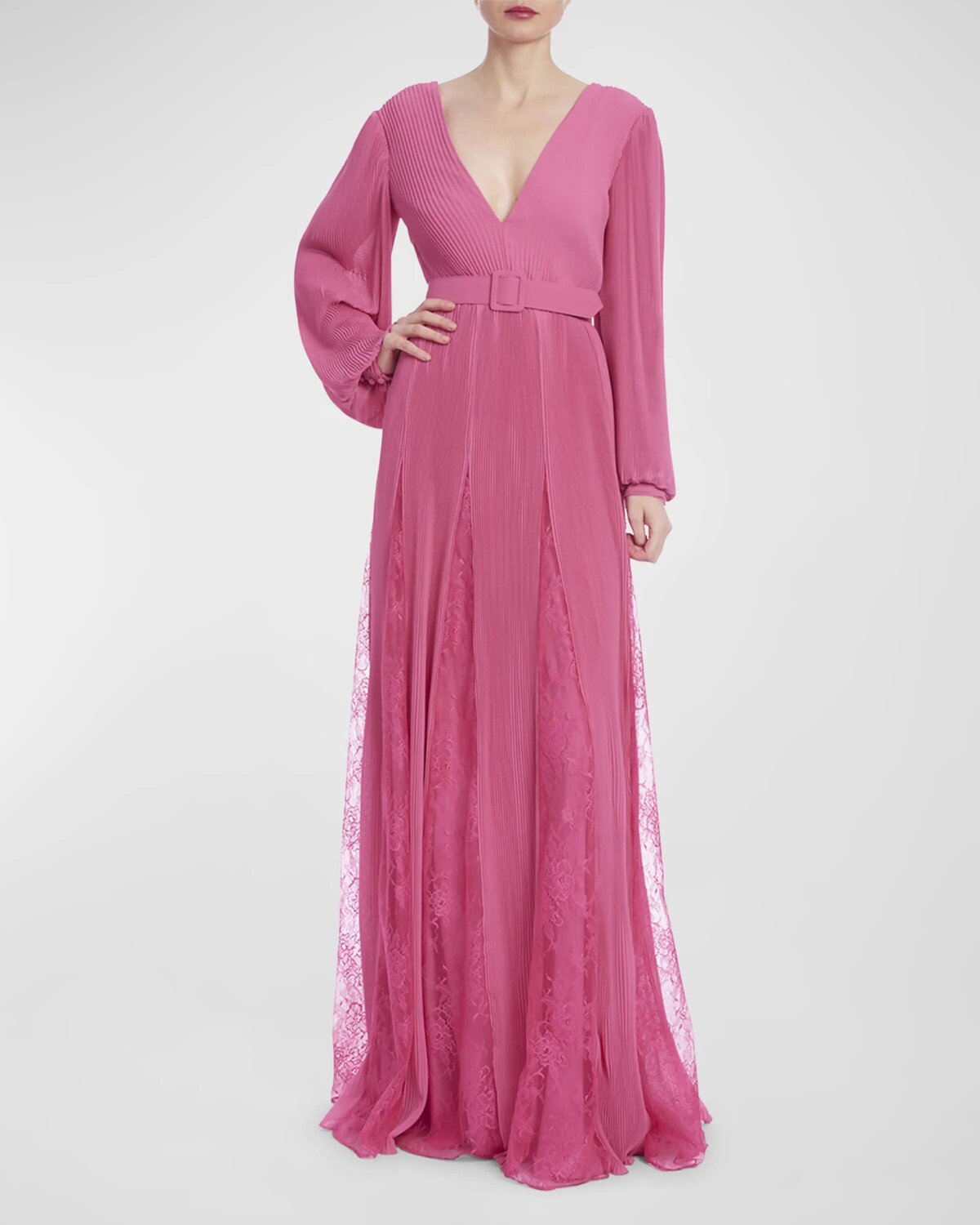 Плиссированное платье-годе с кружевной вставкой Badgley Mischka, цвет Strawberry
Плиссированное платье-годе с кружевной вставкой Badgley Mischka, цвет Strawberry