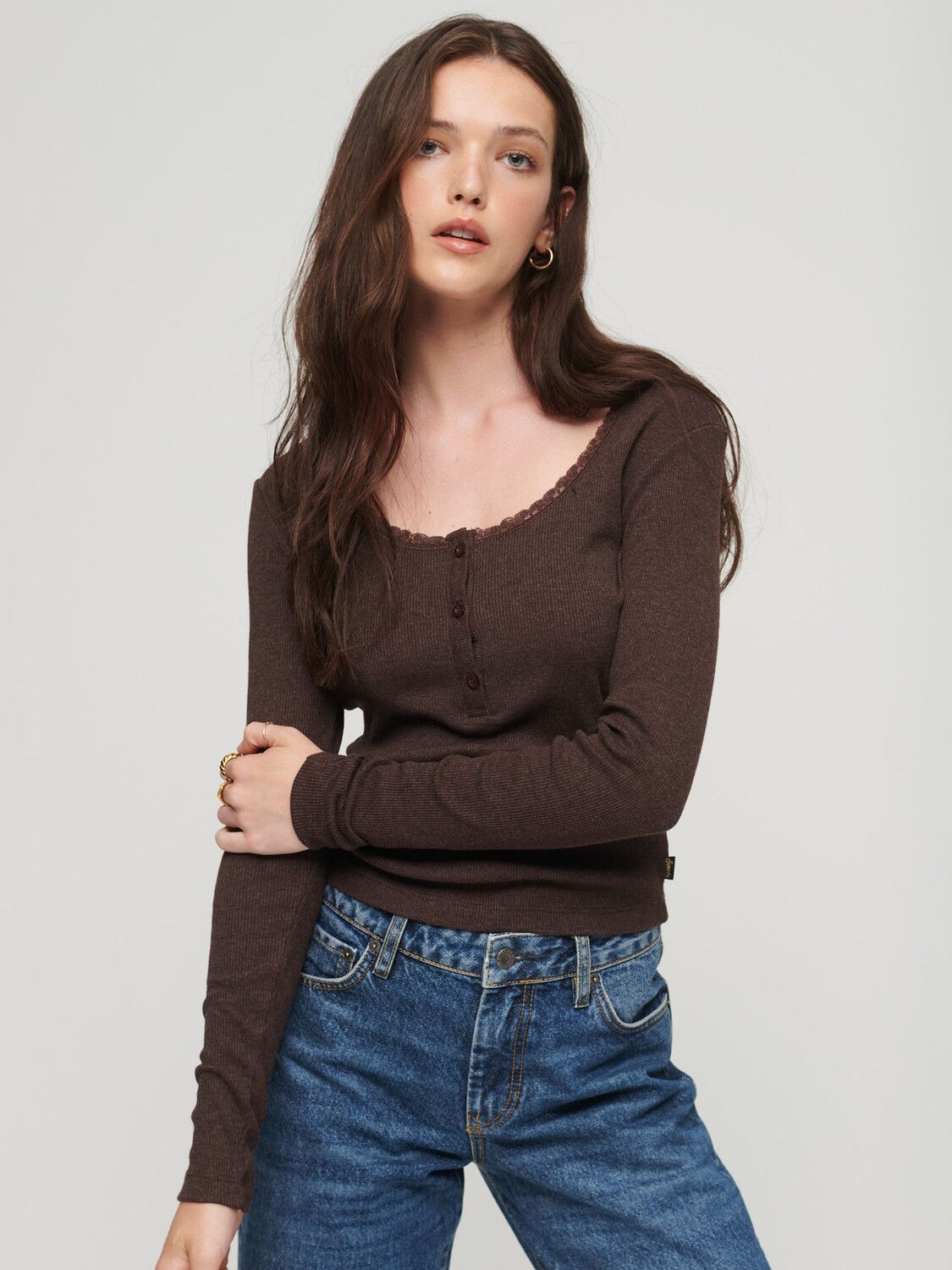 Топ Superdry Vintage на пуговицах с длинными рукавами, темно-шоколадно-коричневый
Топ Superdry Vintage на пуговицах с длинными рукавами, темно-шоколадно-коричневый