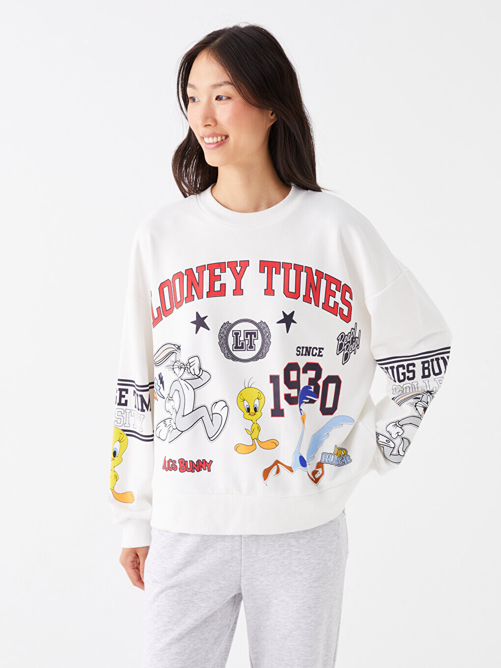 Женская толстовка оверсайз с длинными рукавами и круглым вырезом с принтом Looney Tunes LCW Casual, экрю
Женская толстовка оверсайз с длинными рукавами и круглым вырезом с принтом Looney Tunes LCW Casual, экрю