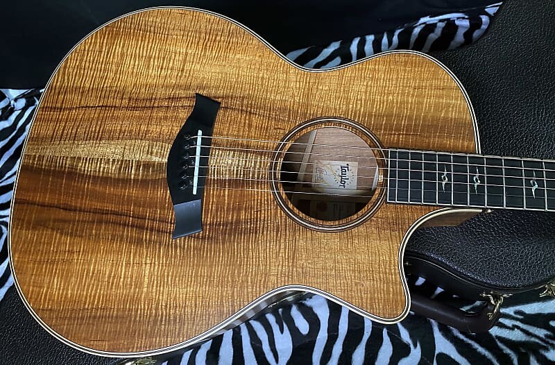 Акустическая гитара 2023 Taylor K24ce V-Class Bracing - Limited Edition - AA Koa Top - Shaded Edgeburst - Authorized Dealer - 4.5lbs - G01909
Акустическая гитара 2023 Taylor K24ce V-Class Bracing - Limited Edition - AA Koa Top - Shaded Edgeburst - Authorized Dealer - 4.5lbs - G01909