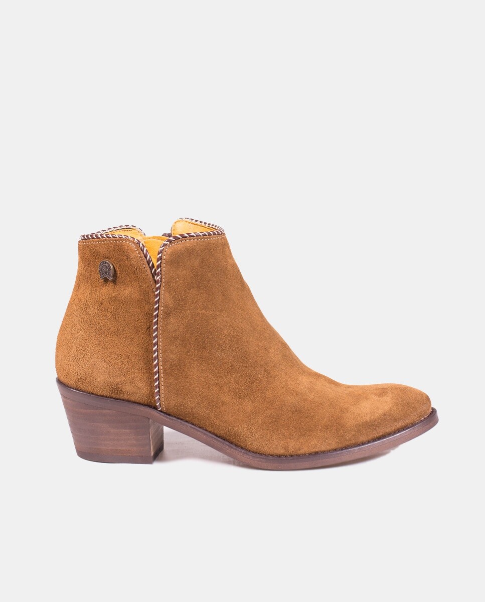 Женские ботильоны ковбойского типа из замши с декоративной отделкой Dakota Boots, коричневый
Женские ботильоны ковбойского типа из замши с декоративной отделкой Dakota Boots, коричневый