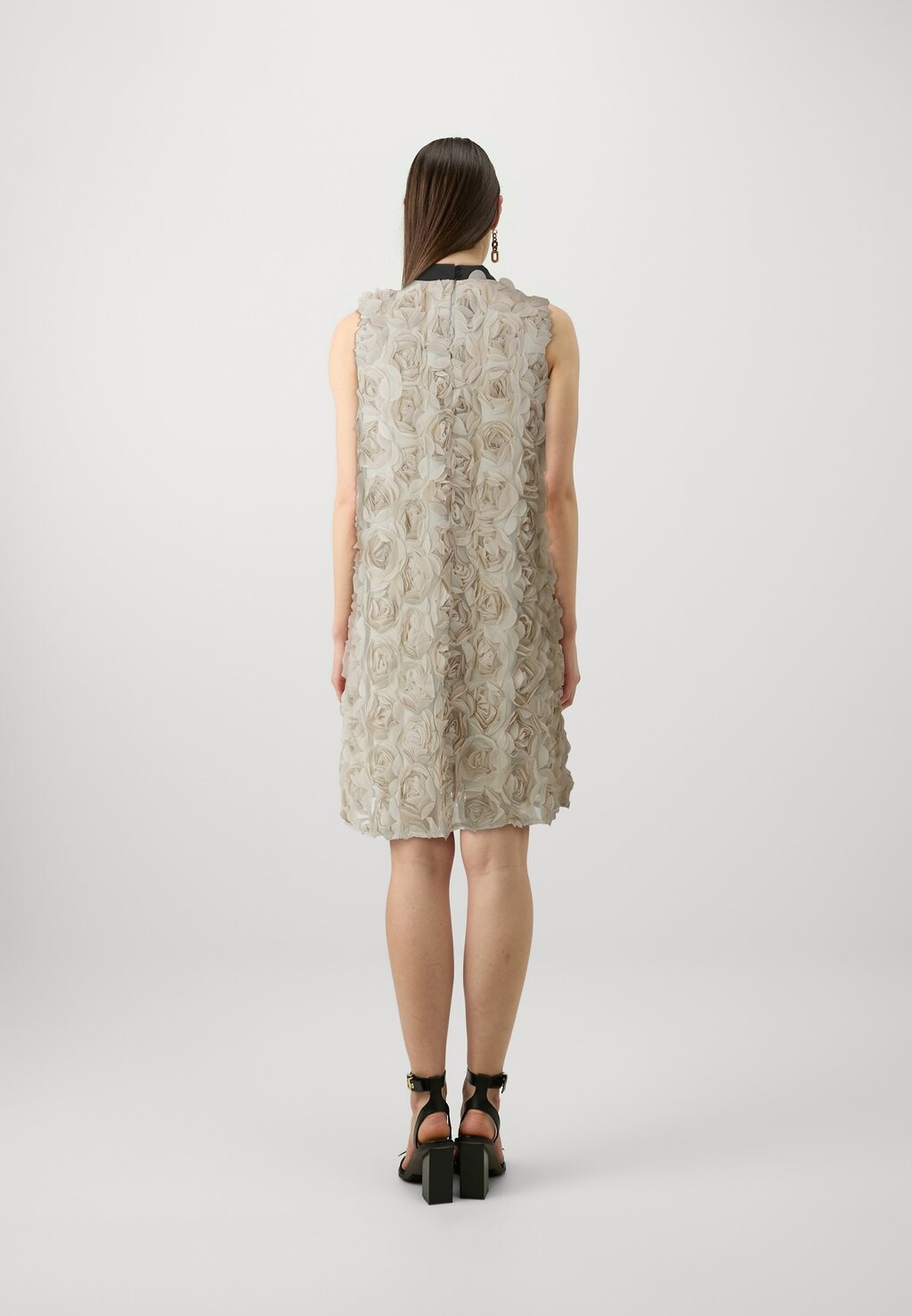Коктейльное платье / вечернее платье CLARKIA CHI DRESS Bruuns Bazaar, цвет Beige/Black
Коктейльное платье / вечернее платье CLARKIA CHI DRESS Bruuns Bazaar, цвет Beige/Black