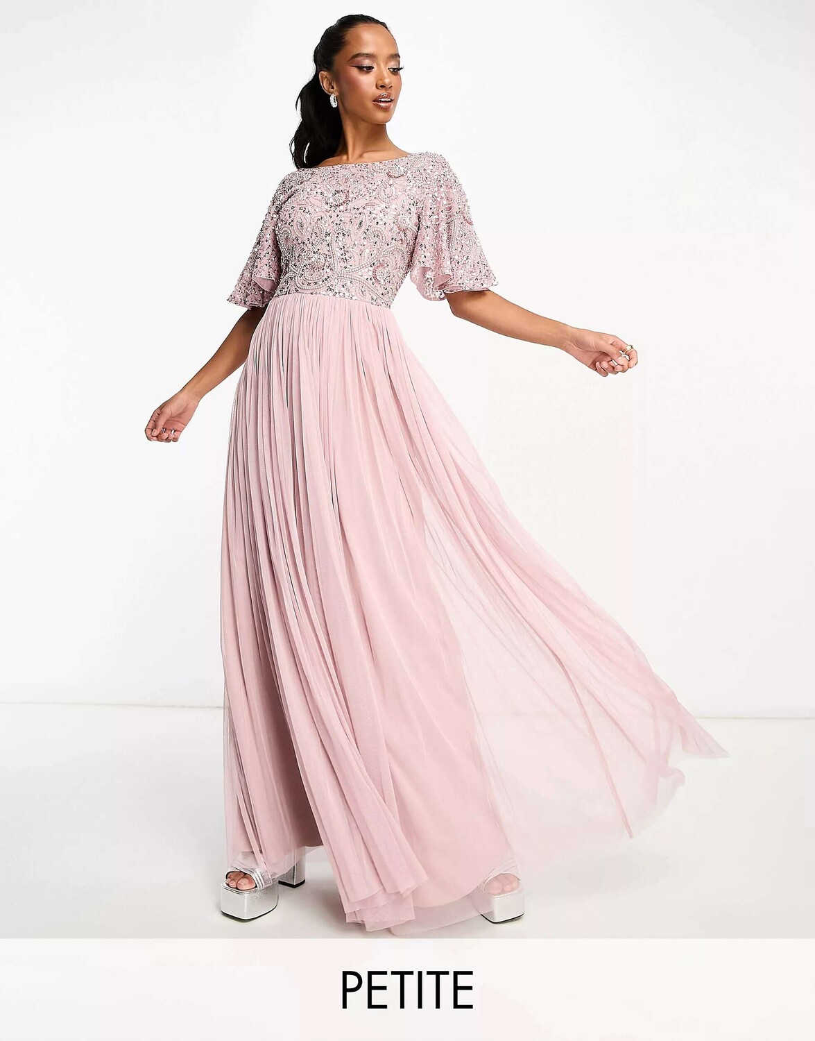 Beauut Petite Bridesmaid матово-розовое платье макси с декором и открытой спиной, Розовый
Beauut Petite Bridesmaid матово-розовое платье макси с декором и открытой спиной, Розовый