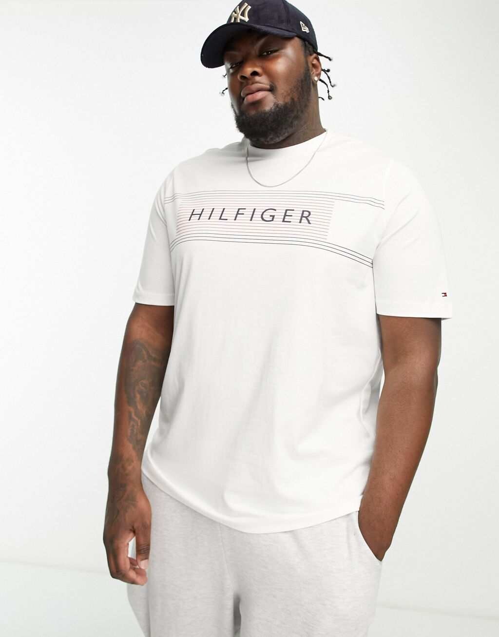 Белая футболка с полосками на груди и логотипом Tommy Hilfiger Big & Tall, Белый
Белая футболка с полосками на груди и логотипом Tommy Hilfiger Big & Tall, Белый