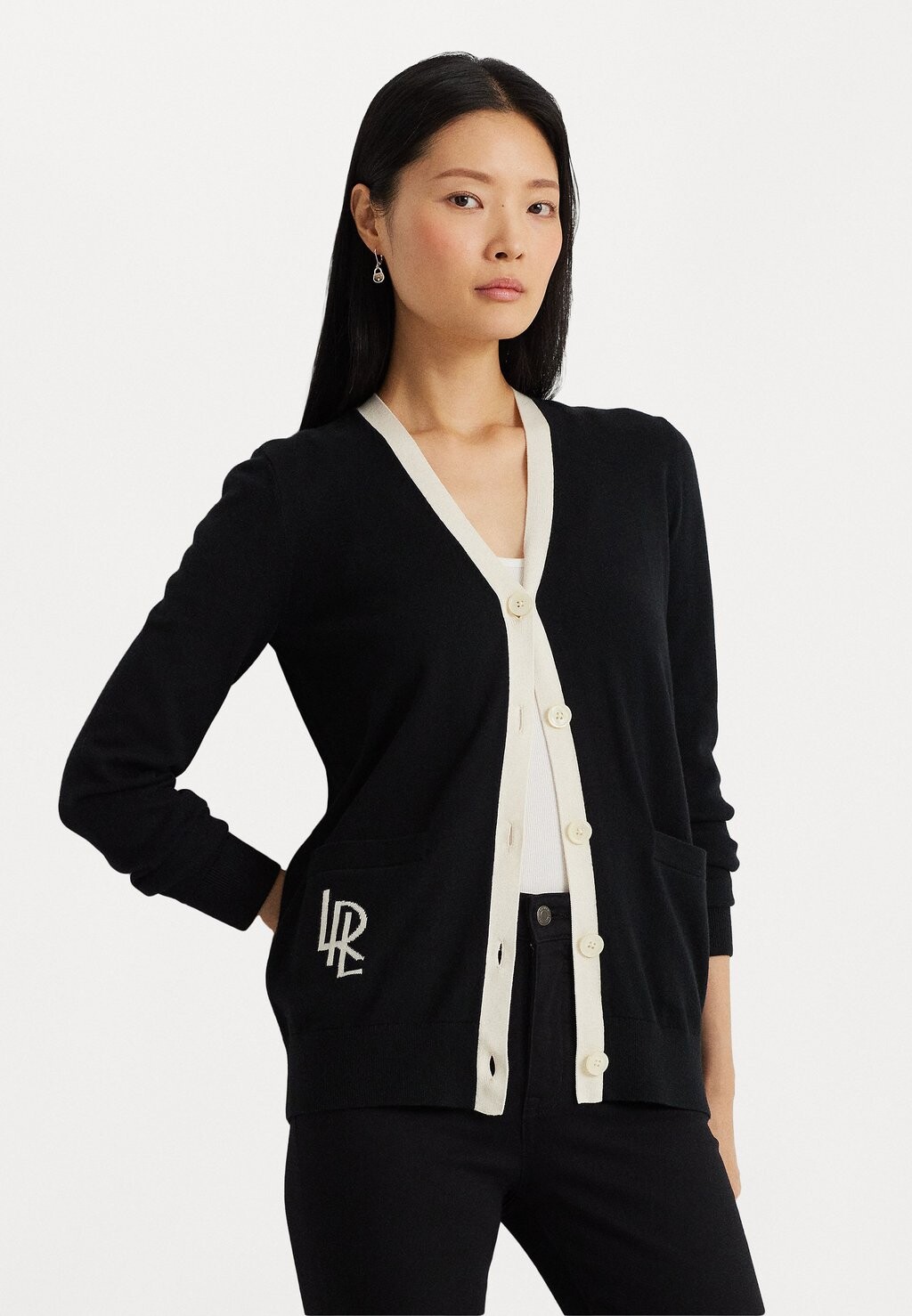 Кардиган YELENIA LONG SLEEVE Lauren Ralph Lauren, цвет black/mascarpone cream
Кардиган YELENIA LONG SLEEVE Lauren Ralph Lauren, цвет black/mascarpone cream