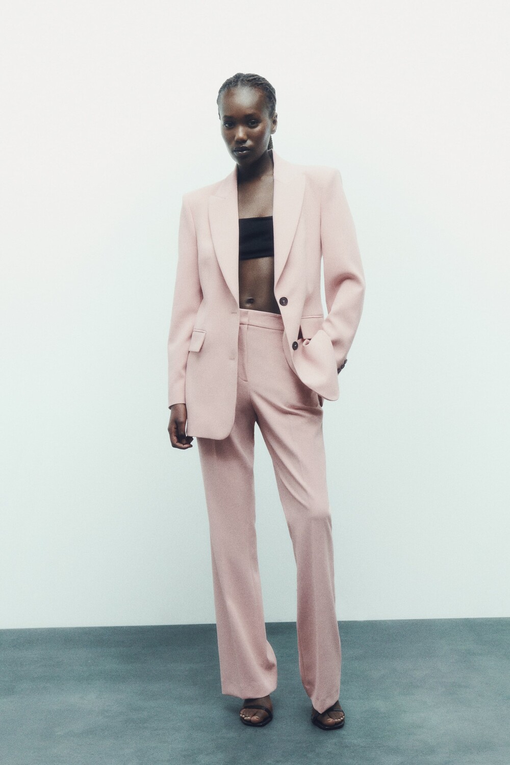 Брюки в полную длину Zara, бежево-розовый
Брюки в полную длину Zara, бежево-розовый