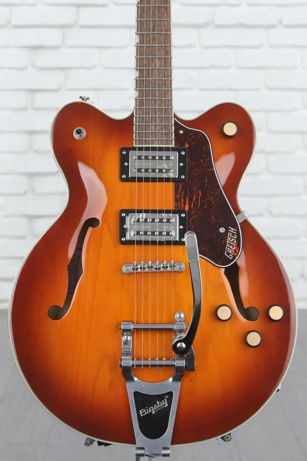 Новая электрогитара Gretsch G2622T Streamliner с двойным вырезом и центральным блоком — Abbey Ale
Новая электрогитара Gretsch G2622T Streamliner с двойным вырезом и центральным блоком — Abbey Ale