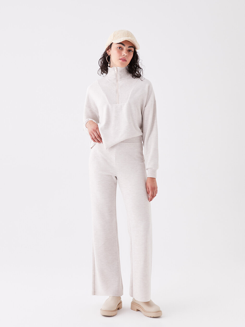 Женские однотонные трикотажные брюки с эластичной резинкой на талии LCW Casual, бежевый меланж
Женские однотонные трикотажные брюки с эластичной резинкой на талии LCW Casual, бежевый меланж