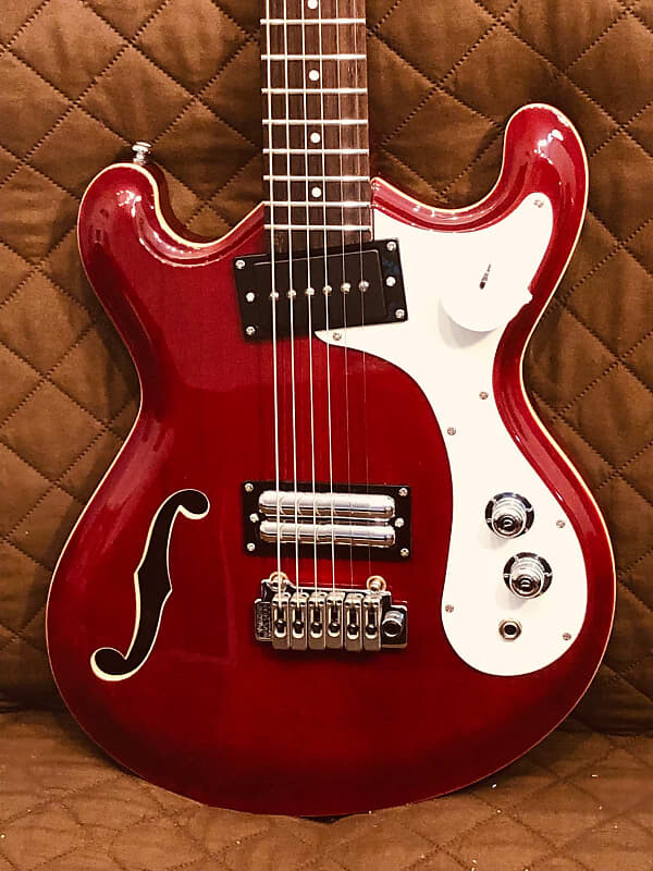 Электрогитара Danelectro 66BT-TRRED Semi-Hollow Double Cutaway Offset Horn Shape Baritone 6-String Electric Guitar
Электрогитара Danelectro 66BT-TRRED Semi-Hollow Double Cutaway Offset Horn Shape Baritone 6-String Electric Guitar