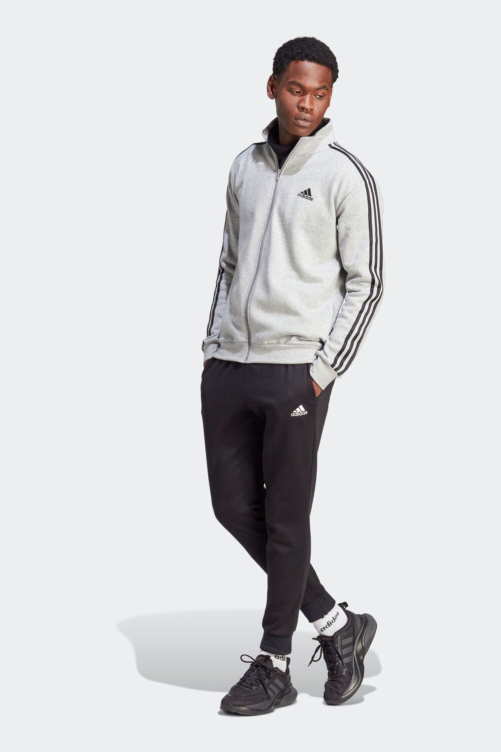 Спортивная одежда Базовый флисовый спортивный костюм с 3 полосками adidas, серый
Спортивная одежда Базовый флисовый спортивный костюм с 3 полосками adidas, серый