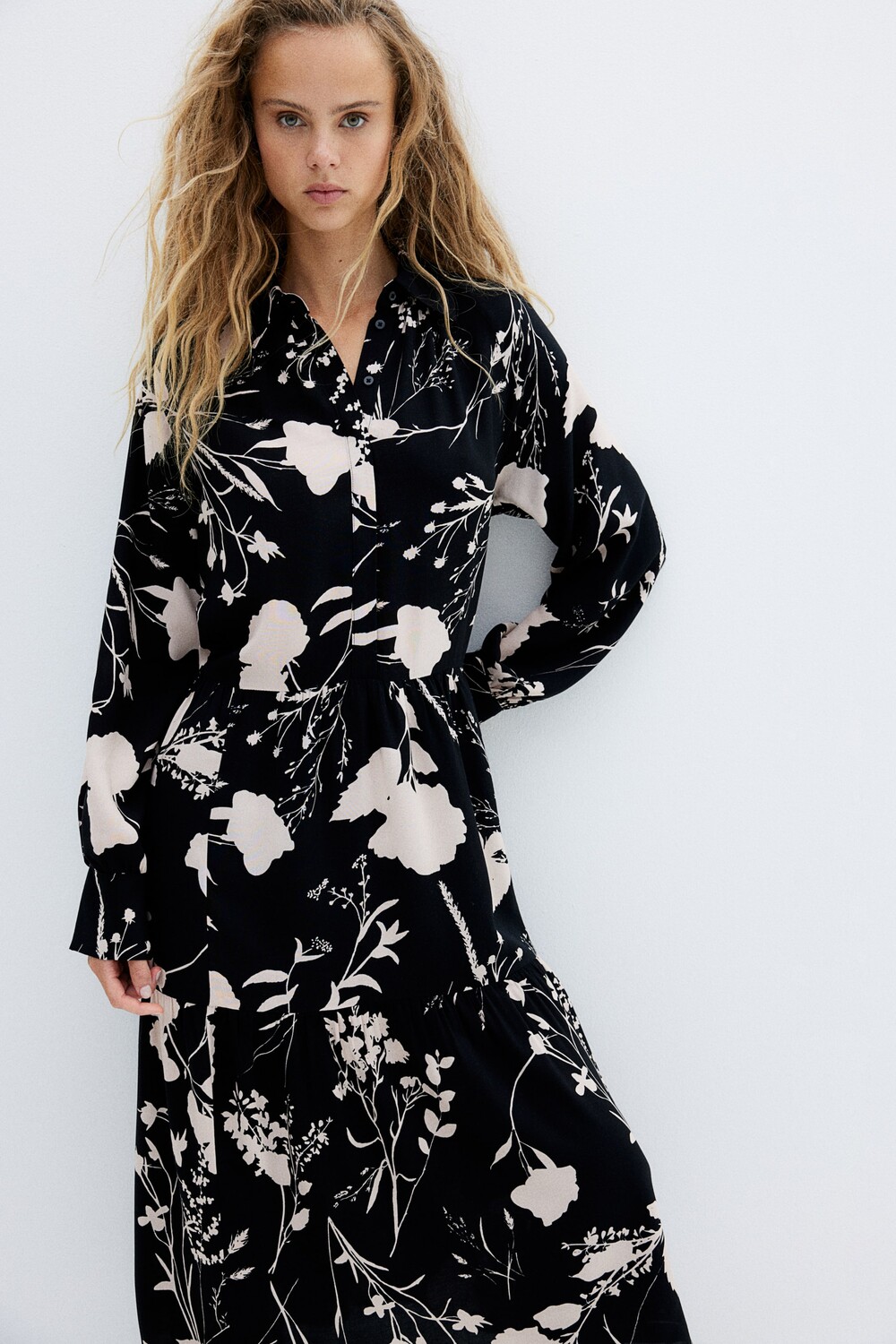 Платье-Блузка длины миди H&M, черный 
Платье-Блузка длины миди H&M, черный