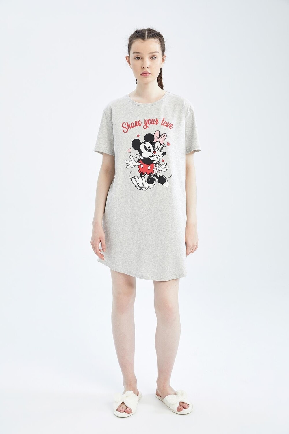 Хлопковая ночная рубашка стандартного кроя Fall In Love Disney с Микки и Минни DeFacto, серый
Хлопковая ночная рубашка стандартного кроя Fall In Love Disney с Микки и Минни DeFacto, серый