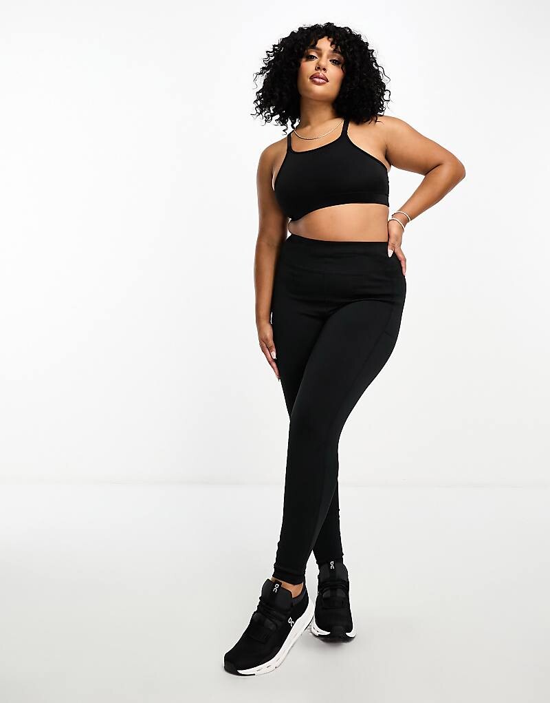 ASOS 4505 Curve – Icon – Черные леггинсы для бега с карманом для телефона и завязкой на талии
ASOS 4505 Curve – Icon – Черные леггинсы для бега с карманом для телефона и завязкой на талии
