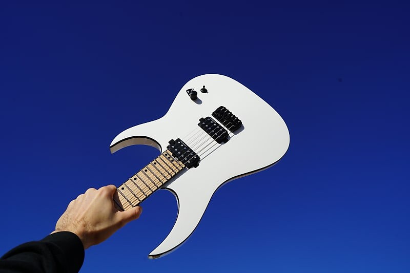 Электрогитара Schecter Diamond Series - Gloss White PROTOTYPE KM-6 Mk-III Hybrid 6-String w/ Lundgrens
Электрогитара Schecter Diamond Series - Gloss White PROTOTYPE KM-6 Mk-III Hybrid 6-String w/ Lundgrens