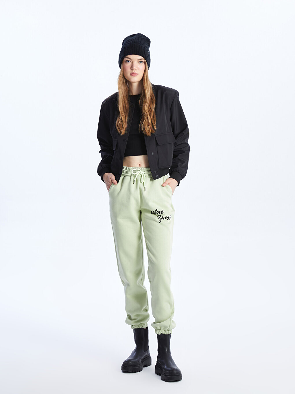 Женские спортивные штаны с эластичной резинкой на талии CALİMERA MODA, мятно-зеленый
Женские спортивные штаны с эластичной резинкой на талии CALİMERA MODA, мятно-зеленый