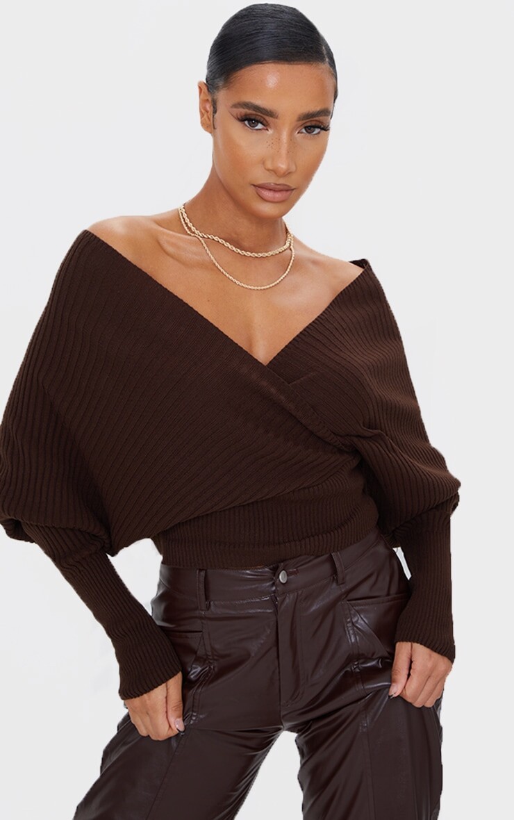 PrettyLittleThing Джемпер с открытыми плечами шоколадного цвета с запахом, Коричневый
PrettyLittleThing Джемпер с открытыми плечами шоколадного цвета с запахом, Коричневый