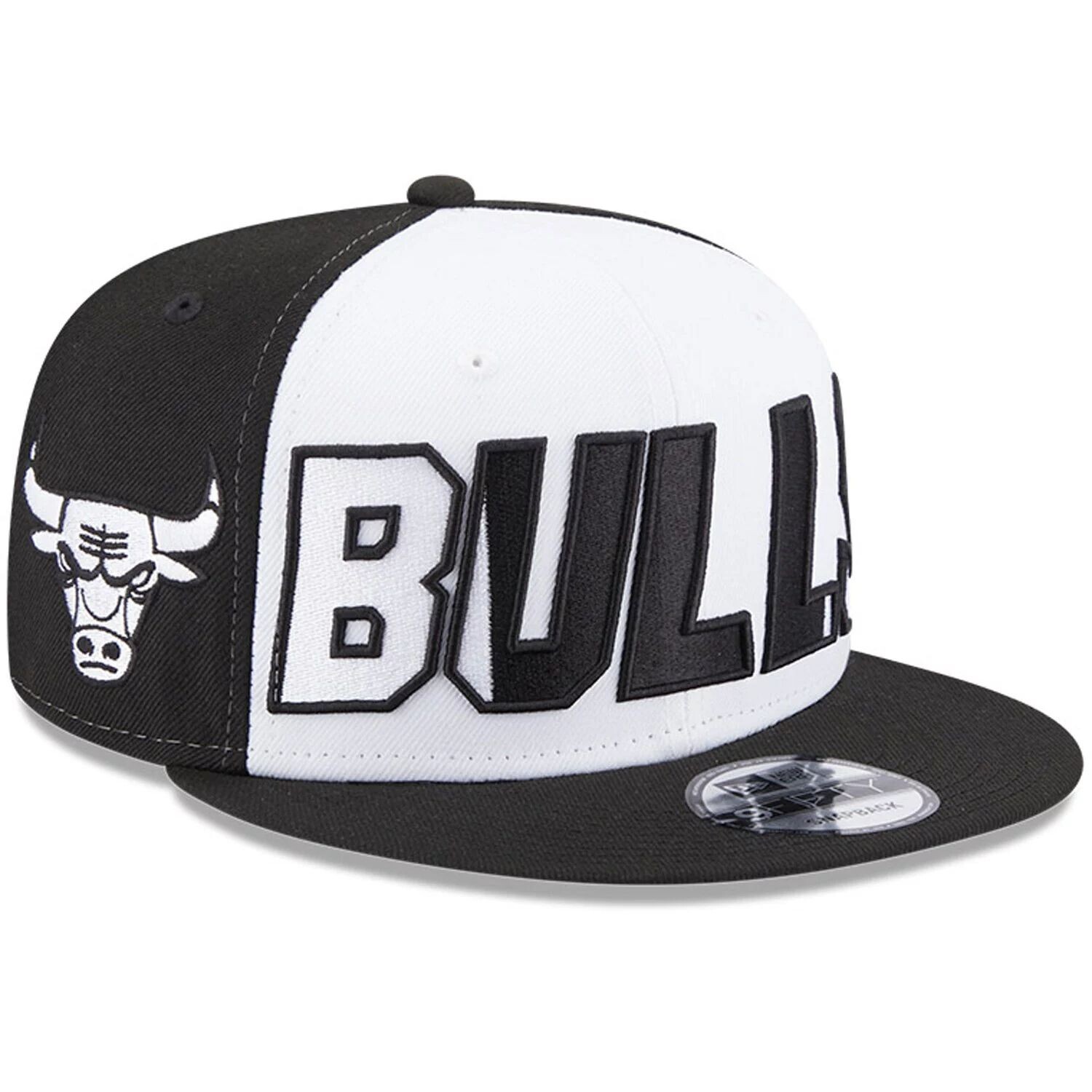 Мужская кепка New Era белого/черного цвета с застежкой на спине Chicago Bulls 9FIFTY Snapback
Мужская кепка New Era белого/черного цвета с застежкой на спине Chicago Bulls 9FIFTY Snapback