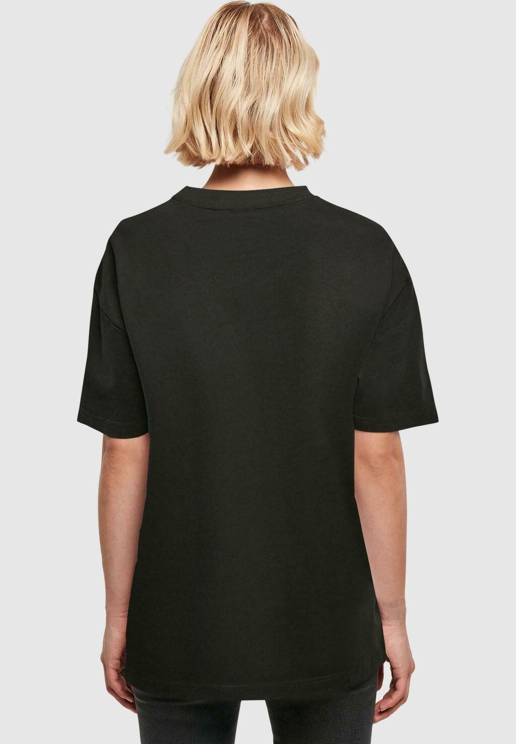 Футболка с символикой FOREVER NUMBER ONE OVERSIZED BOYFRIEND TEE FC Bayern München, цвет black
Футболка с символикой FOREVER NUMBER ONE OVERSIZED BOYFRIEND TEE FC Bayern München, цвет black