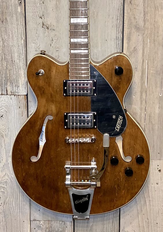 Электрогитара 2020 Gretsch G2622T Streamliner W/Bigsby Imperial Stain Help Support Small Business & Buy Here
Электрогитара 2020 Gretsch G2622T Streamliner W/Bigsby Imperial Stain Help Support Small Business & Buy Here