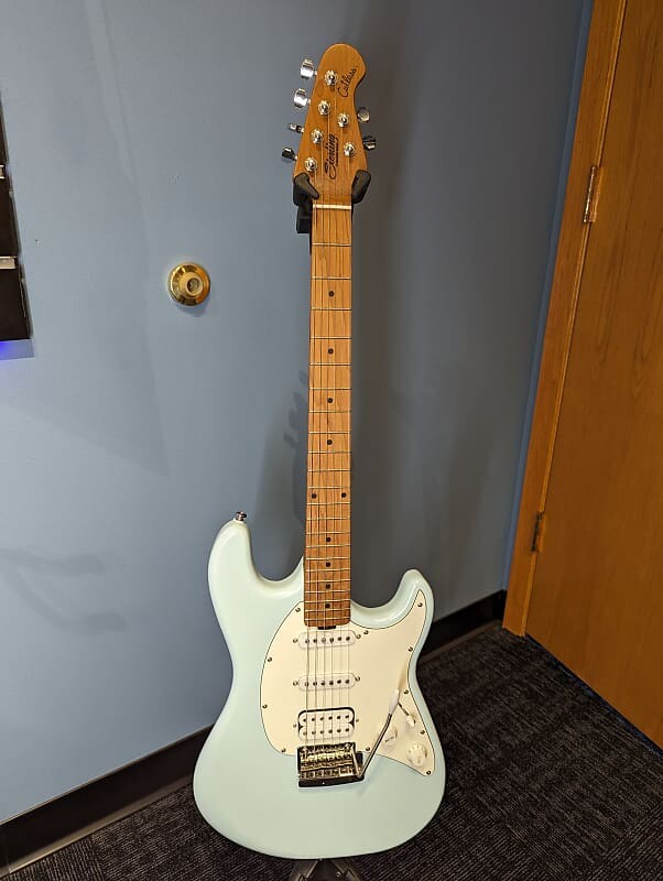 Электрогитара Sterling by Music Man Cutlass CT50HSS Daphne Blue Satin Electric Guitar
Электрогитара Sterling by Music Man Cutlass CT50HSS Daphne Blue Satin Electric Guitar