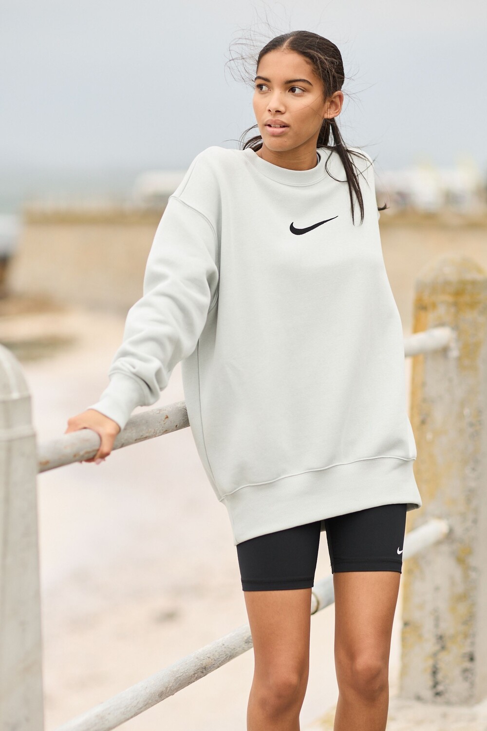 Синяя толстовка оверсайз с круглым вырезом Midi Swoosh Nike, Синий, Синяя толстовка оверсайз с круглым вырезом Midi Swoosh Nike
Синяя толстовка оверсайз с круглым вырезом Midi Swoosh Nike, Синий, Синяя толстовка оверсайз с круглым вырезом Midi Swoosh Nike