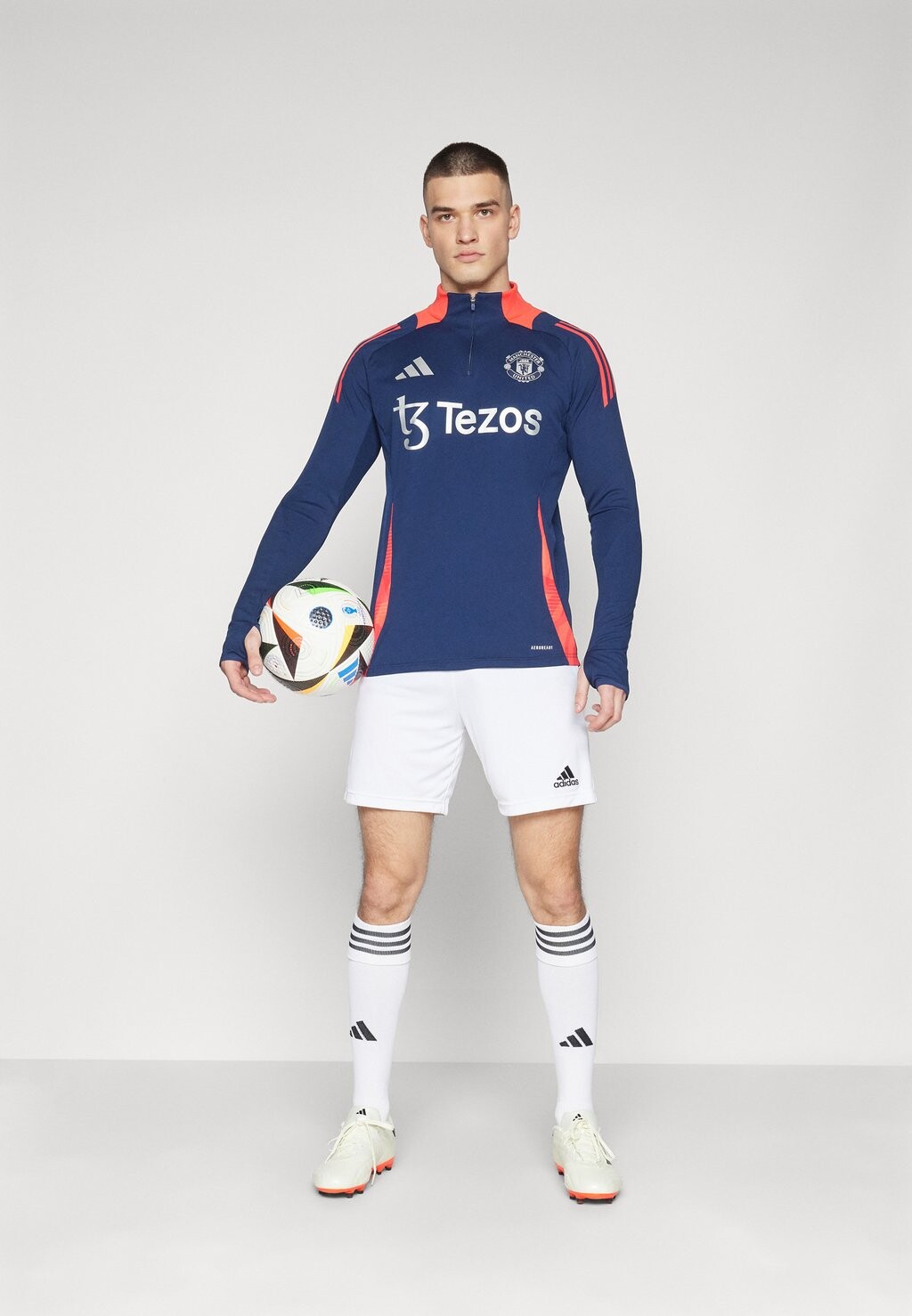 Топ с длинными рукавами Manchester United Training Top adidas Performance, темно-синий
Топ с длинными рукавами Manchester United Training Top adidas Performance, темно-синий