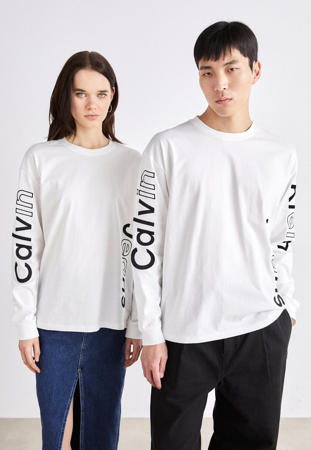 Футболка с длинным рукавом Blocking Graphic Tee Unisex Calvin Klein Jeans, цвет bright white
Футболка с длинным рукавом Blocking Graphic Tee Unisex Calvin Klein Jeans, цвет bright white