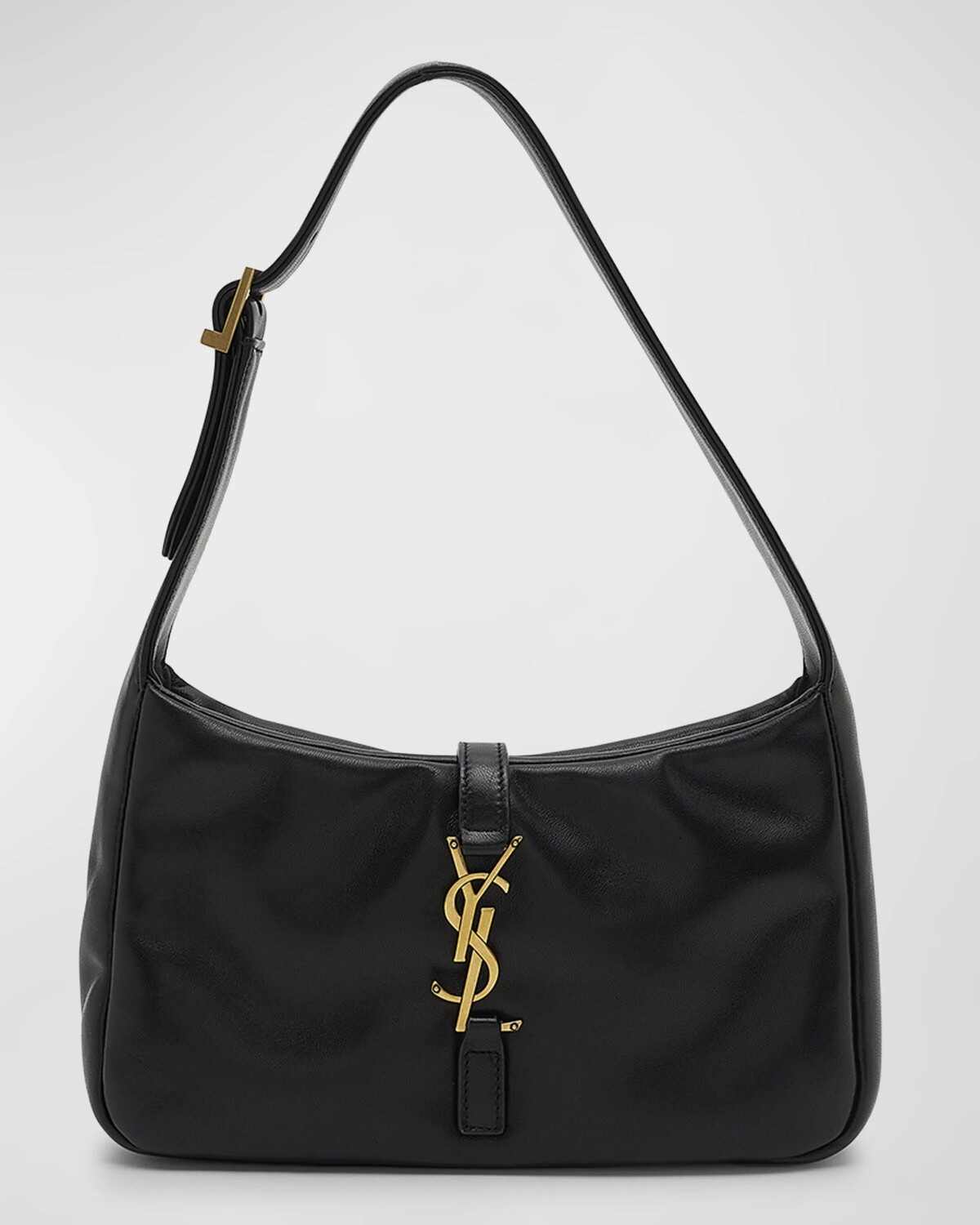 Сумка через плечо Le 5 A 7 YSL из гладкой кожи с подкладкой Saint Laurent, цвет Noir
Сумка через плечо Le 5 A 7 YSL из гладкой кожи с подкладкой Saint Laurent, цвет Noir